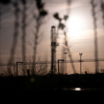 US oil and gas rigs rise for first time in three weeks, Baker Hughes says