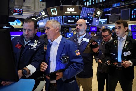 Wall Street ends higher; earnings, jobs report in focus