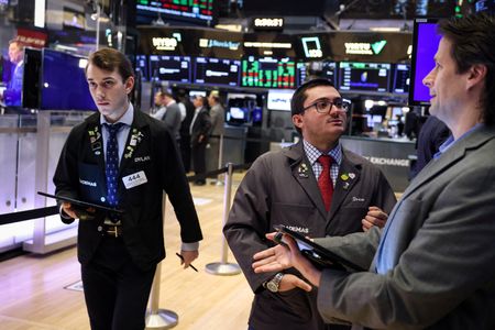 Hedge funds call time on tech rally, banks say