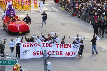 Americans celebrate Thanksgiving on edge over war in Gaza